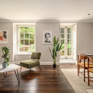  Apartment Retro New Town Garden Flat